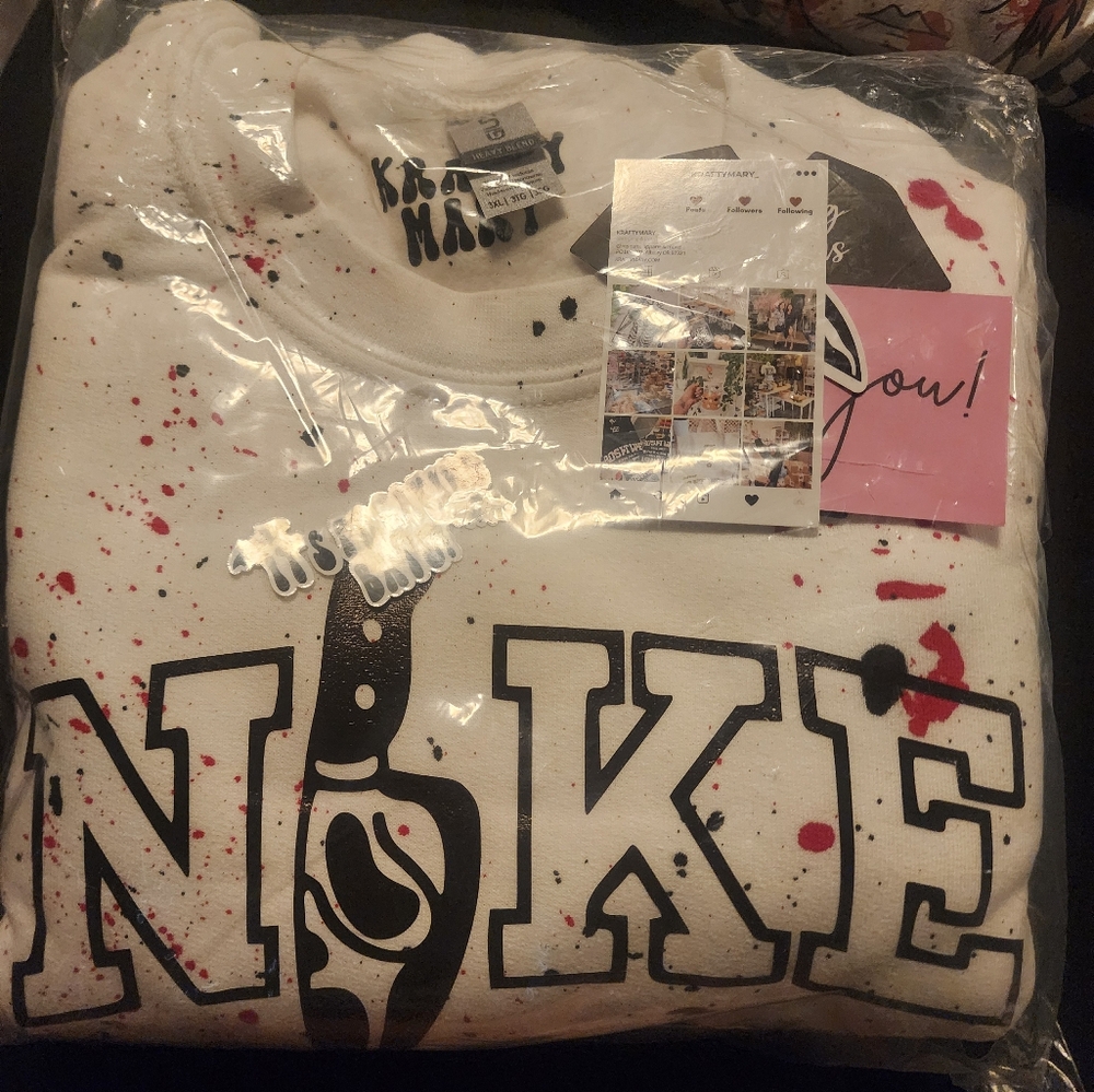 Kraftymary Killer Knife Crew Hand Splattered and printed 3XL White